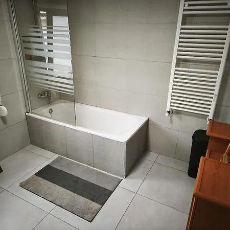 Privada Con Terraza Y Parking Quarto em Acomodações Particulares *