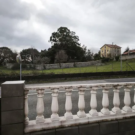 Quarto em Acomodações Particulares Privada Con Terraza Y Parking Santa Cruz De Bezana